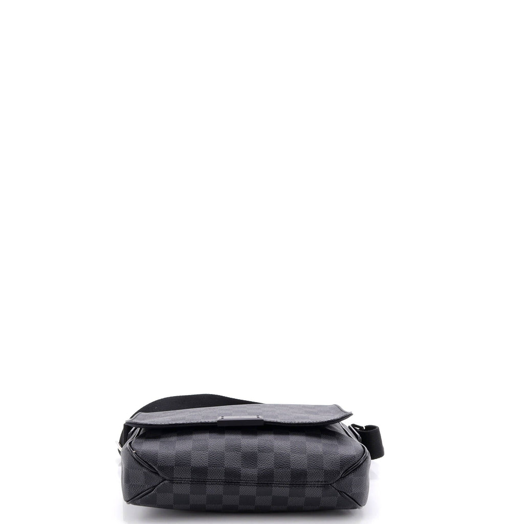 Louis Vuitton District Messenger Bag