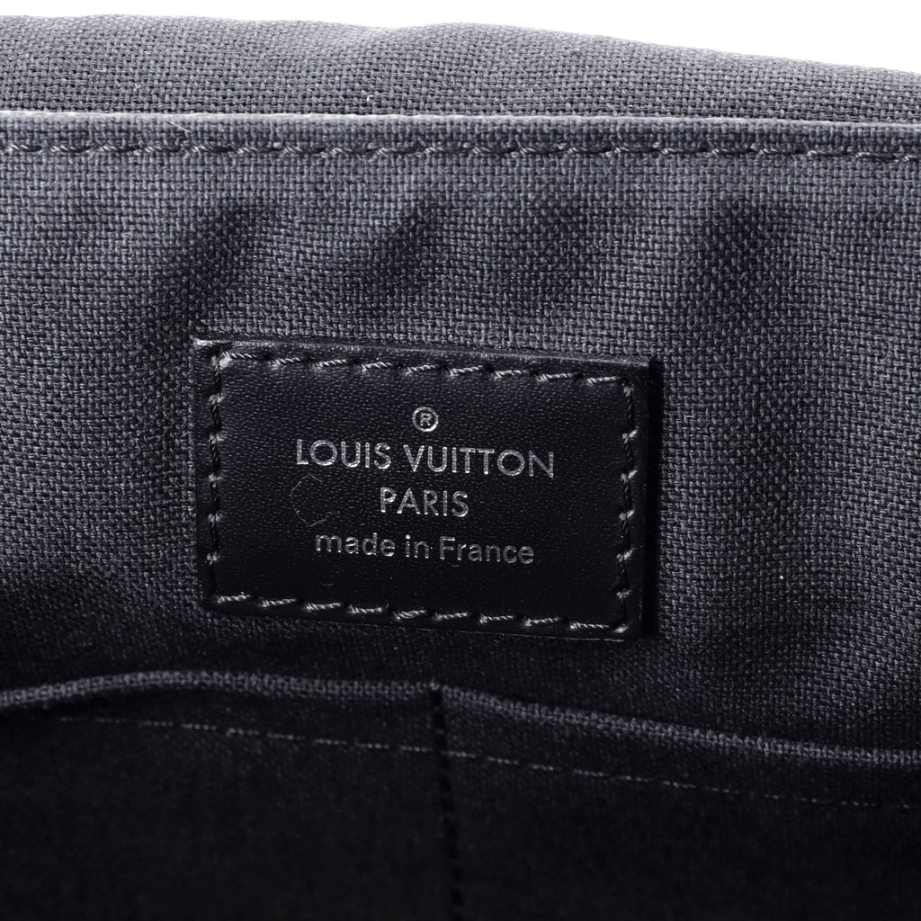 Louis Vuitton District Messenger Bag